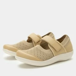 Shoes Dinamo Sand Shoe