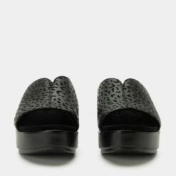 Triniti Not A Cheetah Sandal -Deals Alegria Shoes Store TRI 6127 S5 c9918848 1cb6 4a72 bbc7 66f08463a69d